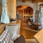 Maris Berghuette Gerlitzen 1720m בית נופש *