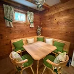 Maris Berghuette Gerlitzen 1720m בית נופש