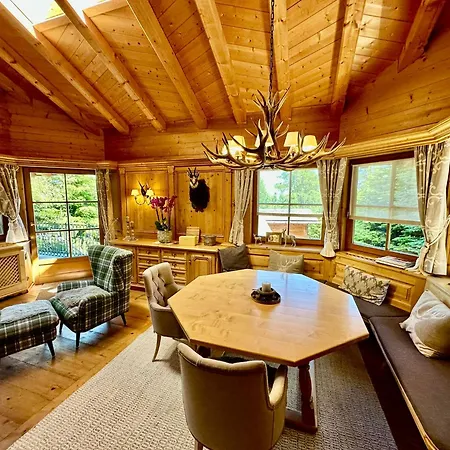 Dom wakacyjny Maris Luxus-chalet Mit Saunahaus Gerlitzen 1720m *