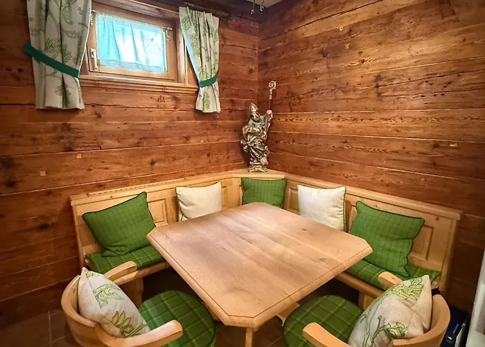 Maris Luxus-chalet Mit Saunahaus Gerlitzen 1720m Hébergement de vacances